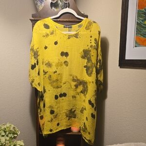 Vibrant Yellow and Black Women's Short Sleeve Top Gauz